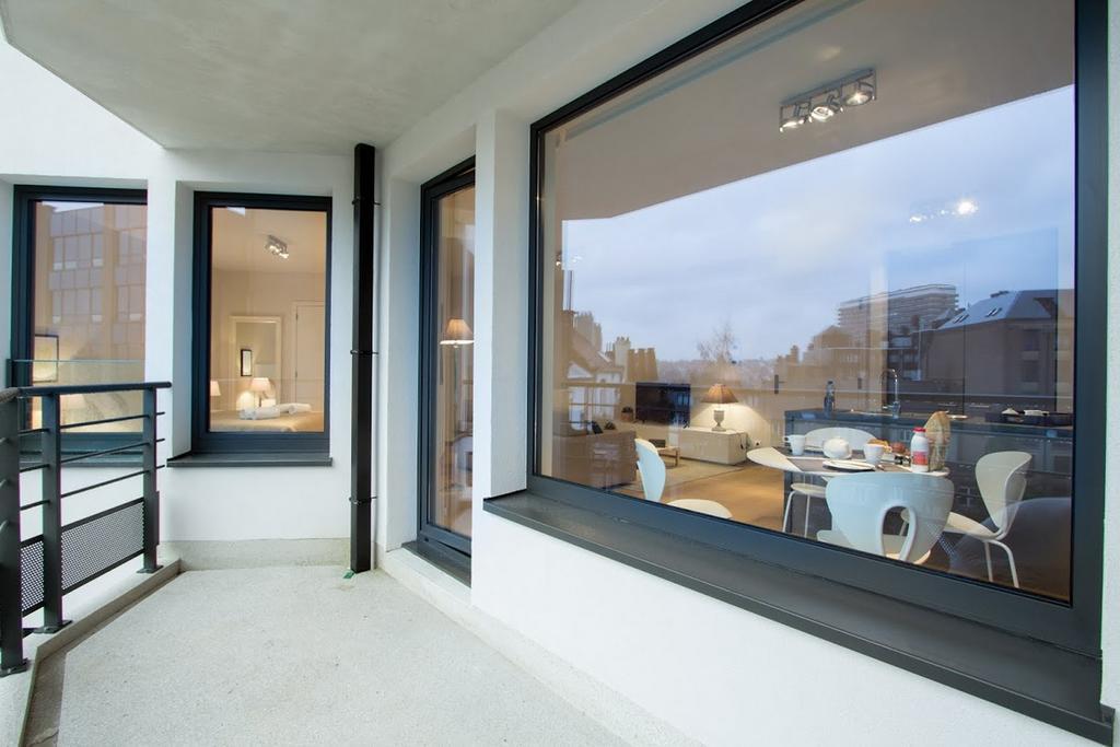 Sweet Inn Apartments - Madou Brussel Bagian luar foto