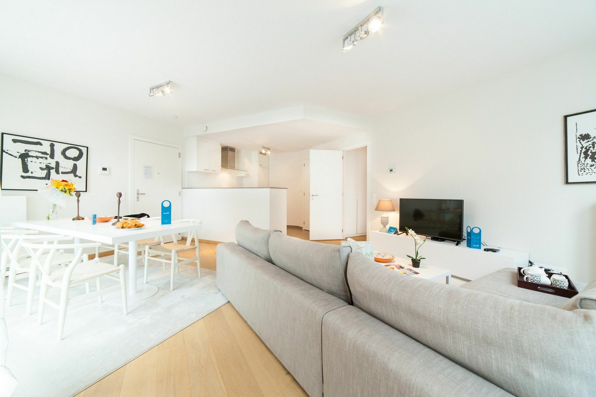 Sweet Inn Apartments - Madou Brussel Bagian luar foto