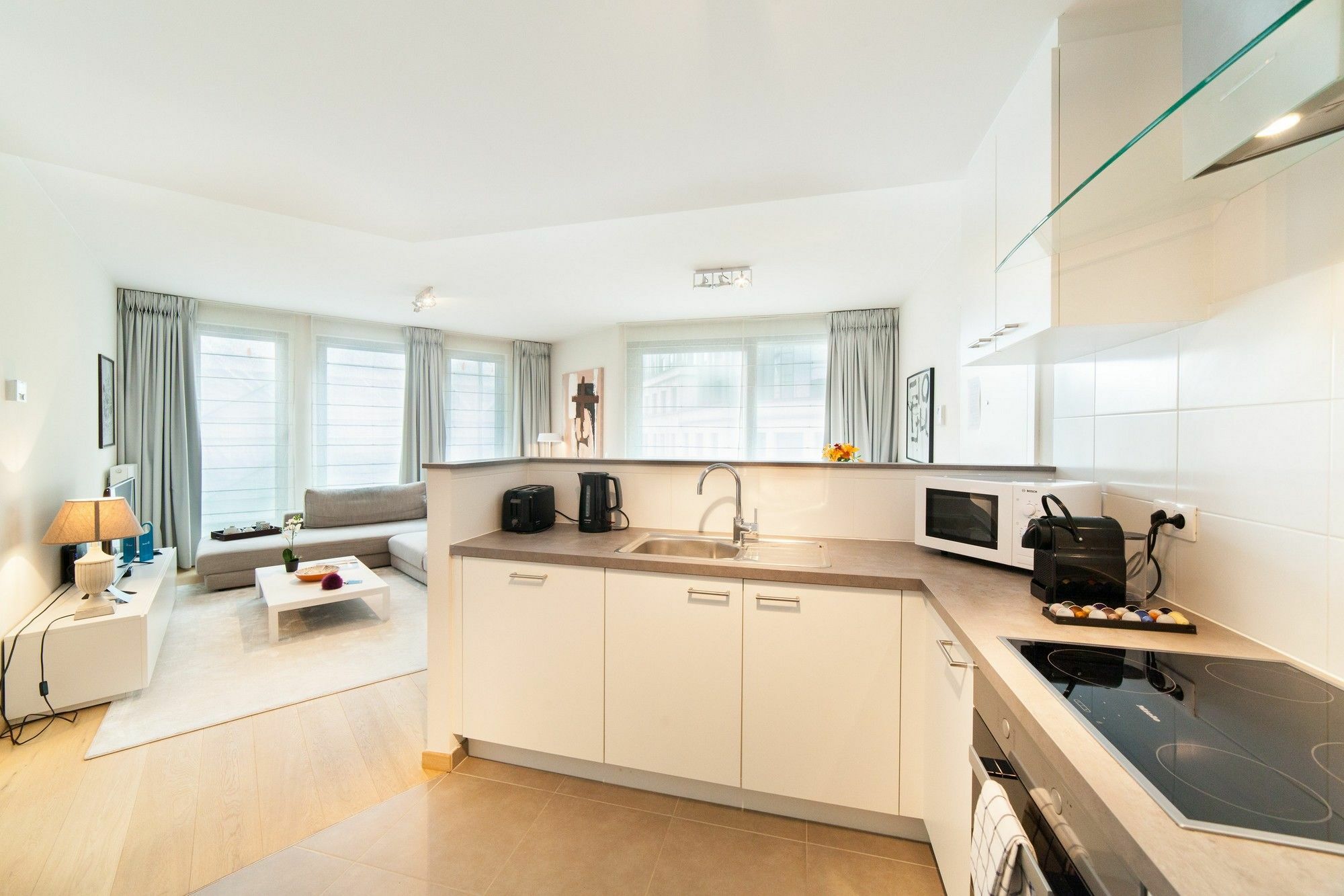 Sweet Inn Apartments - Madou Brussel Bagian luar foto